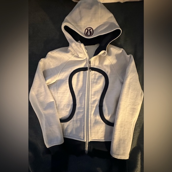 Lululemon Scuba Hoodie - Picture 2 of 7
